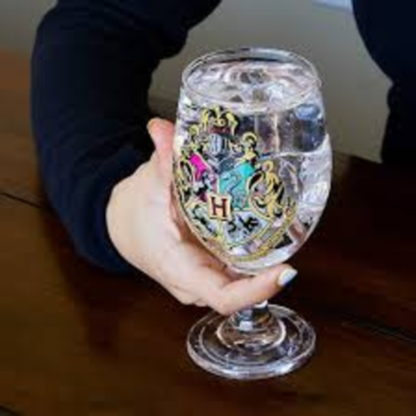 Hogwarts Colour Change Water Glass V2 - Magical LED Glass for Harry Potter Fans - Image 4