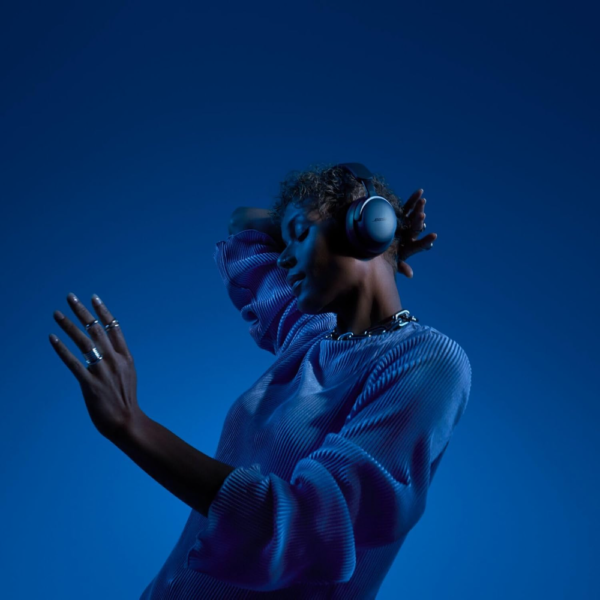 Bose QuietComfort Ultra Wireless Noise Cancelling Headphones, Spatial Audio, Over-the-Ear Headphones with Mic, 24H Battery Life, 2023, Lunar Blue - Image 6