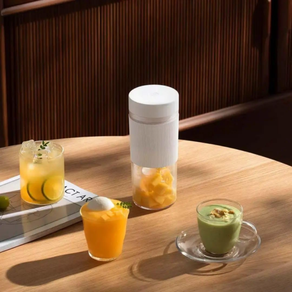 Xiaomi Mijia Portable Juicer Cup 2nd Gen, Rechargeable 300ML Mini Fruit Blender, Handheld Juicing Cup for Smoothies & Juices - Image 6