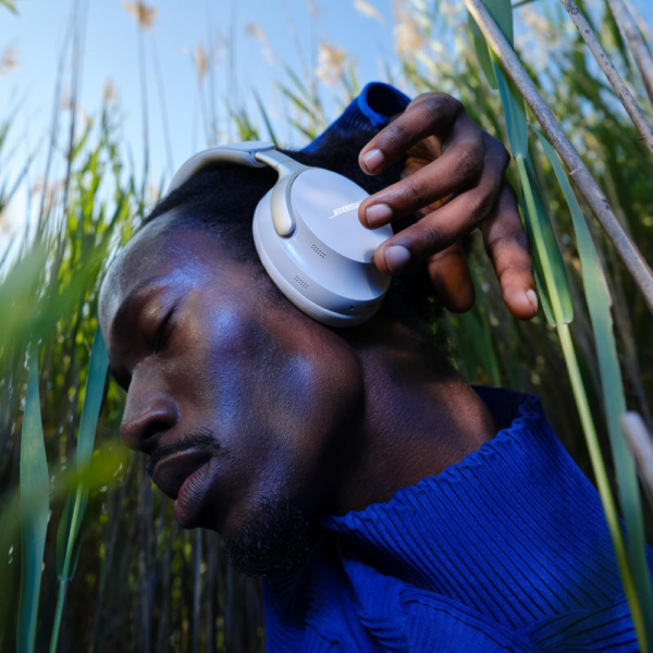 Bose QuietComfort Ultra Wireless Noise Cancelling Headphones, Spatial Audio, Over-the-Ear Headphones with Mic, 24H Battery Life, 2023, White Smoke - Image 5