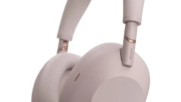 Sony WH-1000XM6 Sand Pink headphones in UAE