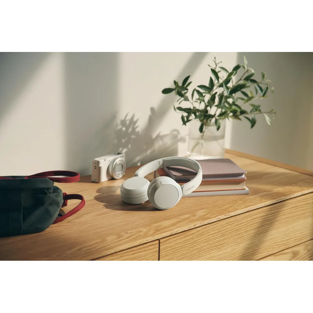 Sony WH CH520 Wireless Bluetooth On Ear Headphones White 7 Sony WH CH520 Wireless Bluetooth On Ear Headphones White - Image 7