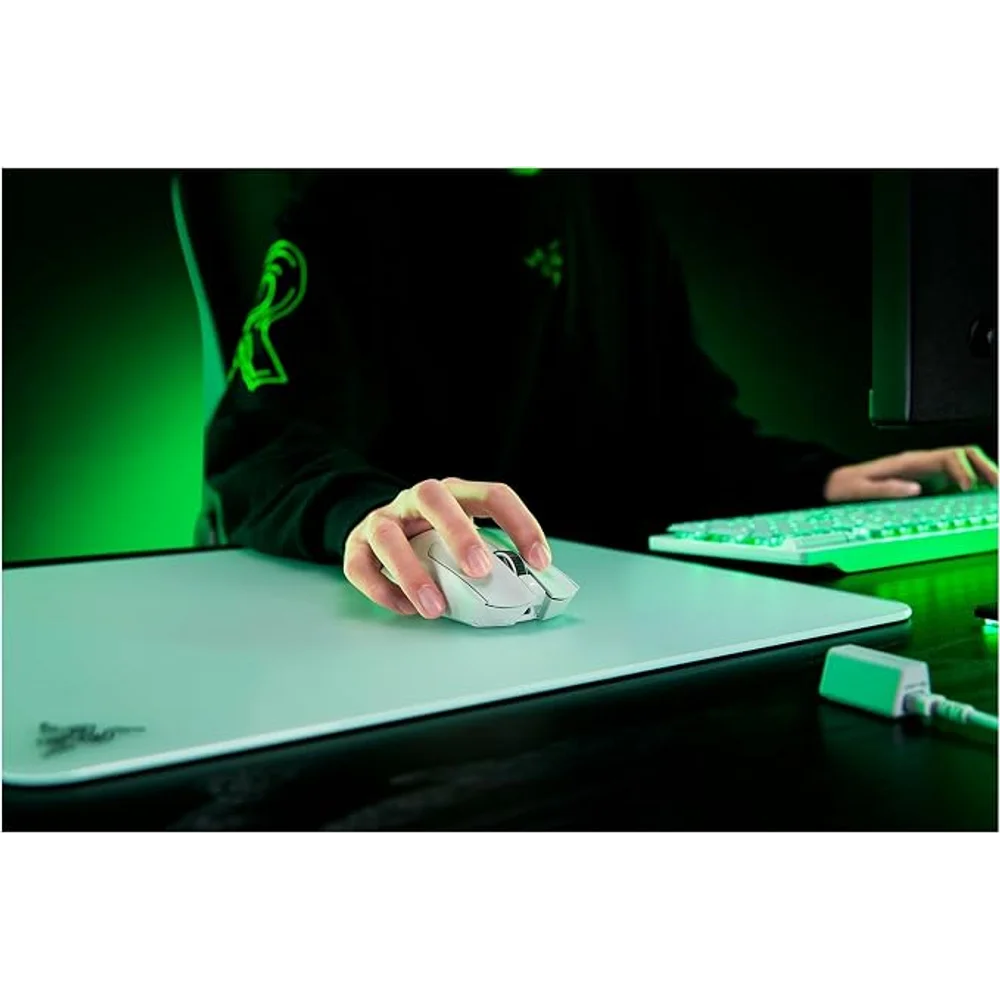 Razer Viper V3 Pro Wireless Esports Gaming Mouse White - 54g, 8K 2 Razer Viper V3 Pro Wireless Esports Gaming Mouse White - 54g, 8K - Image 2