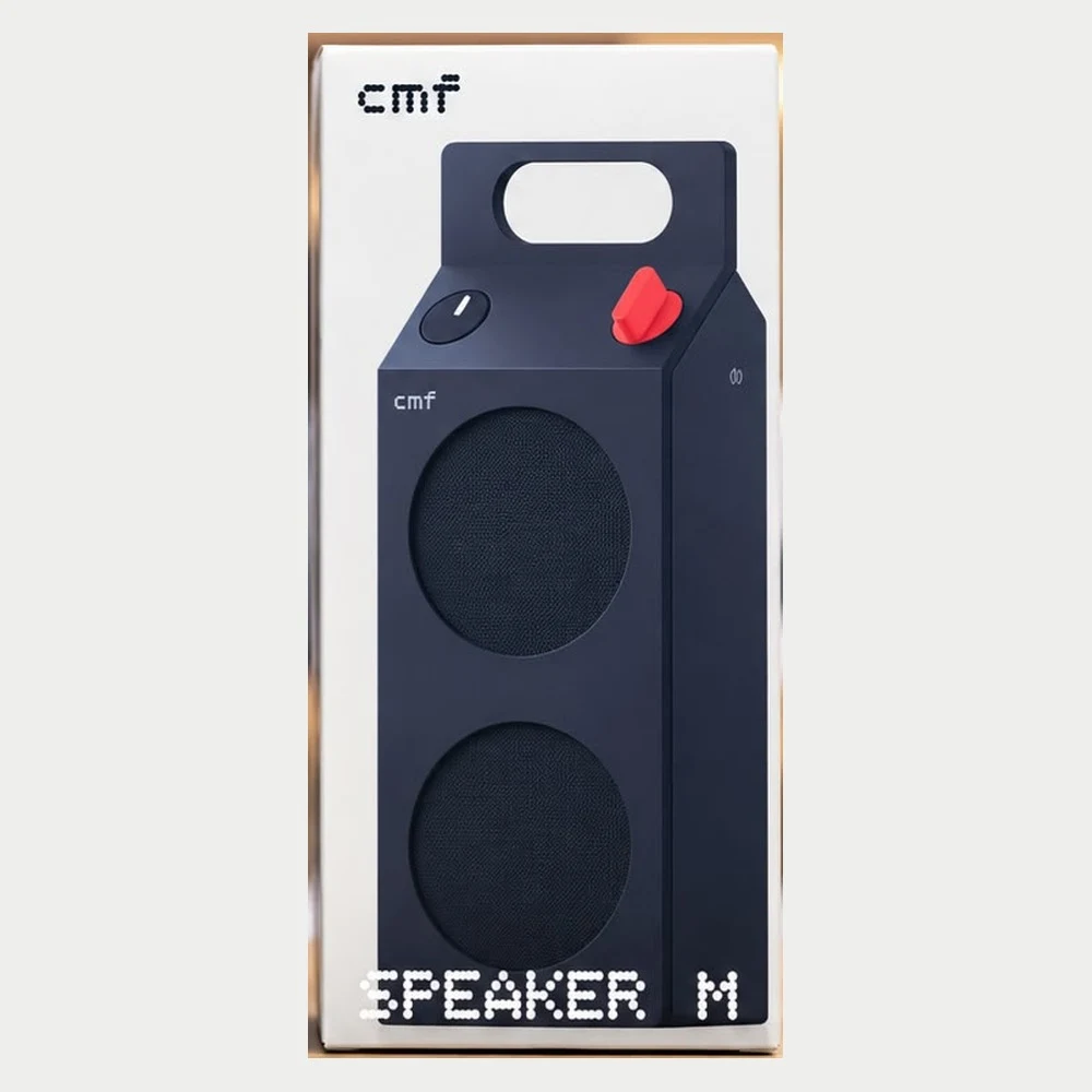 مكبر صوت CMF Speaker M Dark Grey – مكبران بقدرة 35 واط للمكتب والتنقل، صوت USB-C بأقل من 60 مللي ثانية، وضع زمن استجابة منخفض، IP68، حتى 18 ساعة 7 مكبر صوت CMF Speaker M الرمادي الداكن بجانب حاسوب محمول على مكتب مع وحدة فيروزية