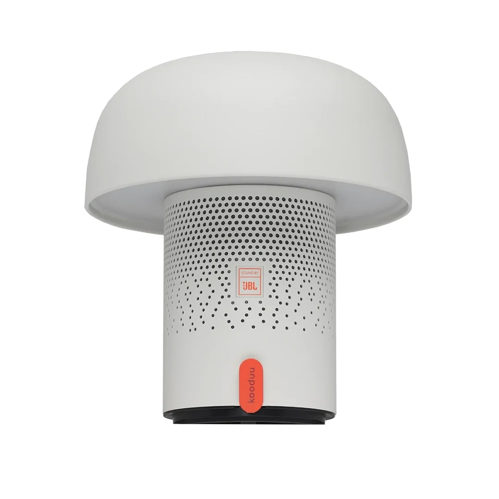 مصباح Kooduu Sensa PLAY Cloudy White بالحجم الكامل – سماعة SOUND BY JBL بقدرة 10 واط وصوت 360 درجة، ضوء دافئ 150 لومن بتعتيم متدرج، بطارية حتى 11 ساعة، قاعدة شحن USB-C 8 مصباح Kooduu Sensa PLAY بالحجم الكامل بلون Cloudy White