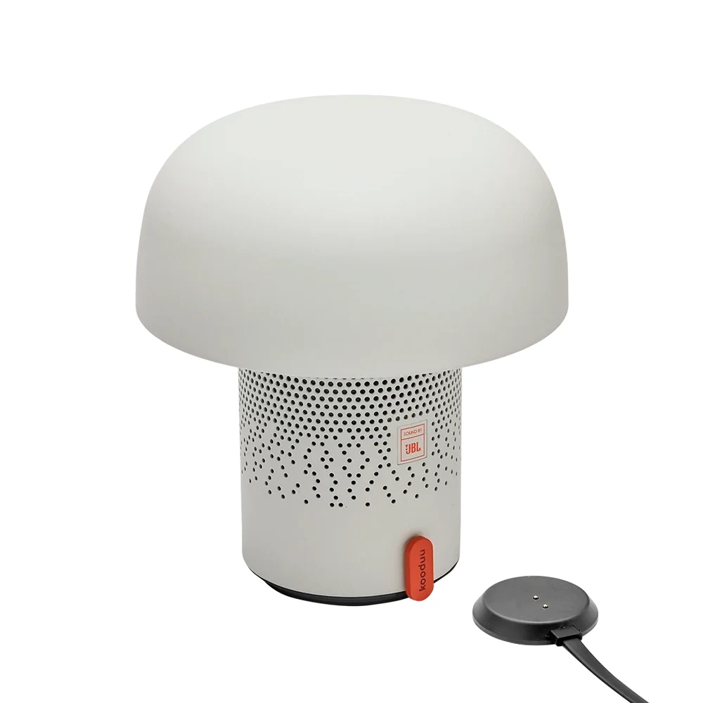 مصباح Kooduu Sensa PLAY Cloudy White بالحجم الكامل – سماعة SOUND BY JBL بقدرة 10 واط وصوت 360 درجة، ضوء دافئ 150 لومن بتعتيم متدرج، بطارية حتى 11 ساعة، قاعدة شحن USB-C 11 تفاصيل مصباح Kooduu Sensa PLAY الأبيض