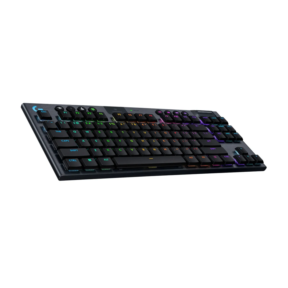 Logitech G915 X LIGHTSPEED TKL Black - Low-Profile GL Tactile, KEYCONTROL, Tri-Mode Wireless, LIGHTSYNC RGB, US INT'L 7 Logitech G915 X LIGHTSPEED TKL in use