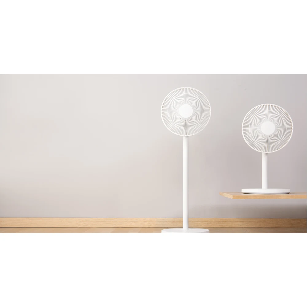 مروحة Mi Smart Standing Fan 2 Lite – 7 شفرات، 3 سرعات مع وضع النوم، دوران 90°، مدى هواء 12 مترًا، للمكتب أو الأرضية 7 مروحة Mi Smart Standing Fan 2 Lite على الأرض وعلى المكتب