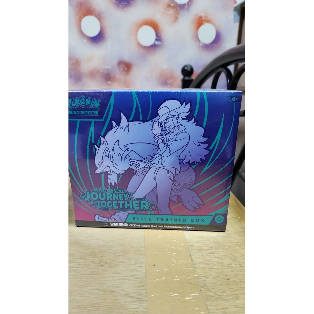 Pokémon TCG Journey Together Elite Trainer Box – 9 Booster Packs, N's Zorua Full-Art Promo, 65 Sleeves, 45 Energy Cards, N & Zoroark Box 4 بوكيمون Journey Together Elite Trainer Box - صورة 3