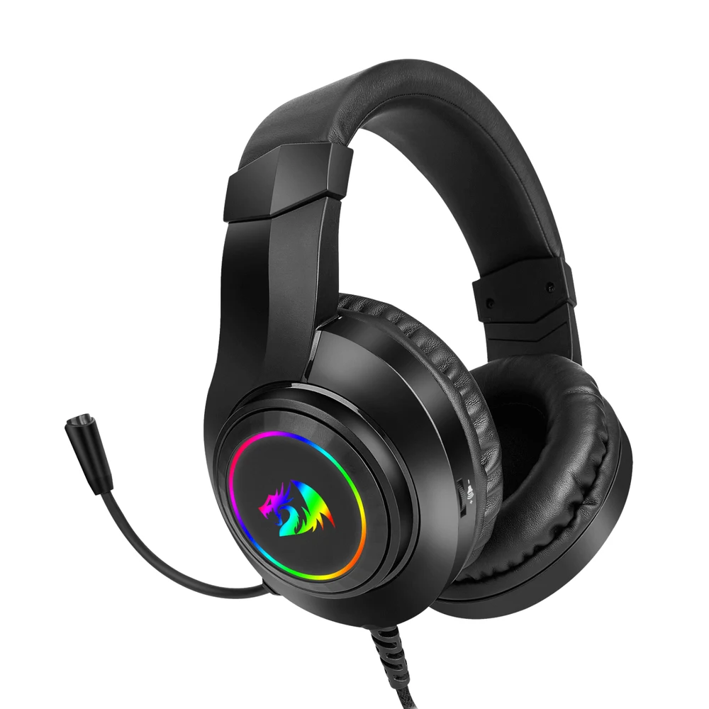 Redragon HYLAS H260 - RGB Wired Gaming Headset, 40mm Drivers, Noise-Cancelling Mic, 3.5mm + USB 7 Redragon HYLAS H260 in use