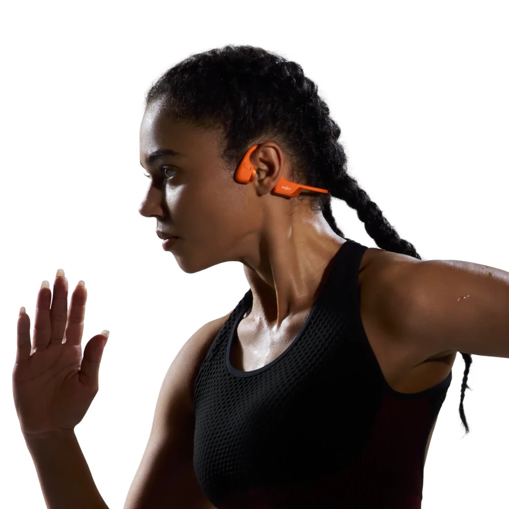سماعات Shokz OpenRun Pro 2 Mini Orange – سماعات رياضية بالتوصيل العظمي بطوق صغير، جهير DualPitch، بطارية 12 ساعة، IP55، اتصال متعدد 11 سماعات Shokz OpenRun Pro 2 Mini البرتقالية من زاوية أخرى