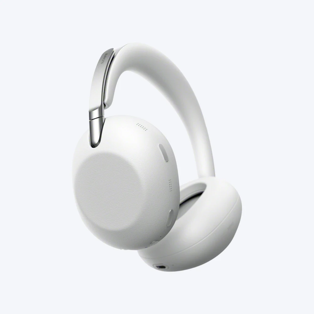 Sony 1000X THE COLLEXION WH-1000XX Premium Wireless Noise Canceling Headphones - QN3 Processor, 12 Mics, 24H Battery, Platinum 7 Sony 1000X THE COLLEXION WH-1000XX Platinum in use