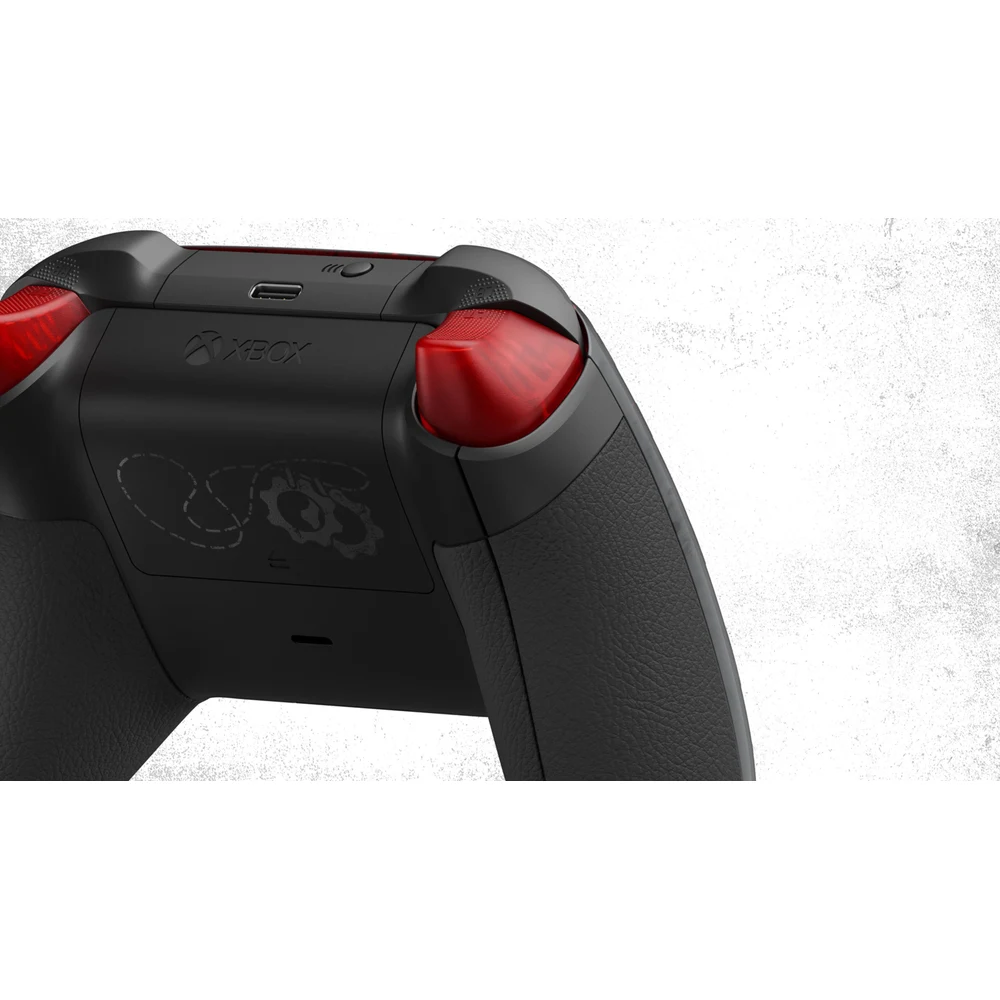 يد تحكم Gears of War E-Day من Xbox - إصدار محدود بشقوق محفورة بالليزر وزنادين أحمرين شفافين، لـ Xbox Series X|S والكمبيوتر 6 Gears of War E-Day Xbox Controller - official product image 5