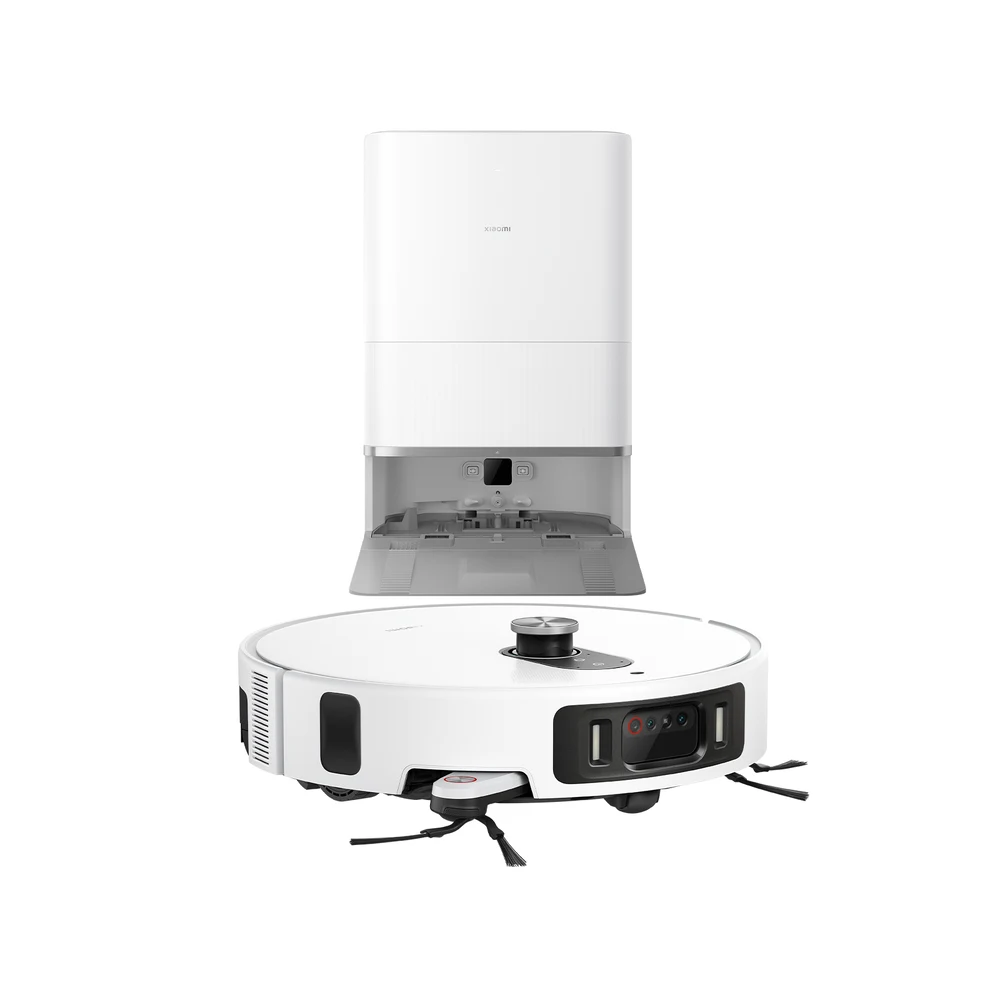 مكنسة Xiaomi Robot Vacuum 6 Pro – شفط حتى 30000Pa وثلاث كاميرات ذكية وغسل الممسحة بحرارة 85°C وصعود عتبات 3cm 7 مكنسة Xiaomi Robot Vacuum 6 Pro أمام محطتها البيضاء